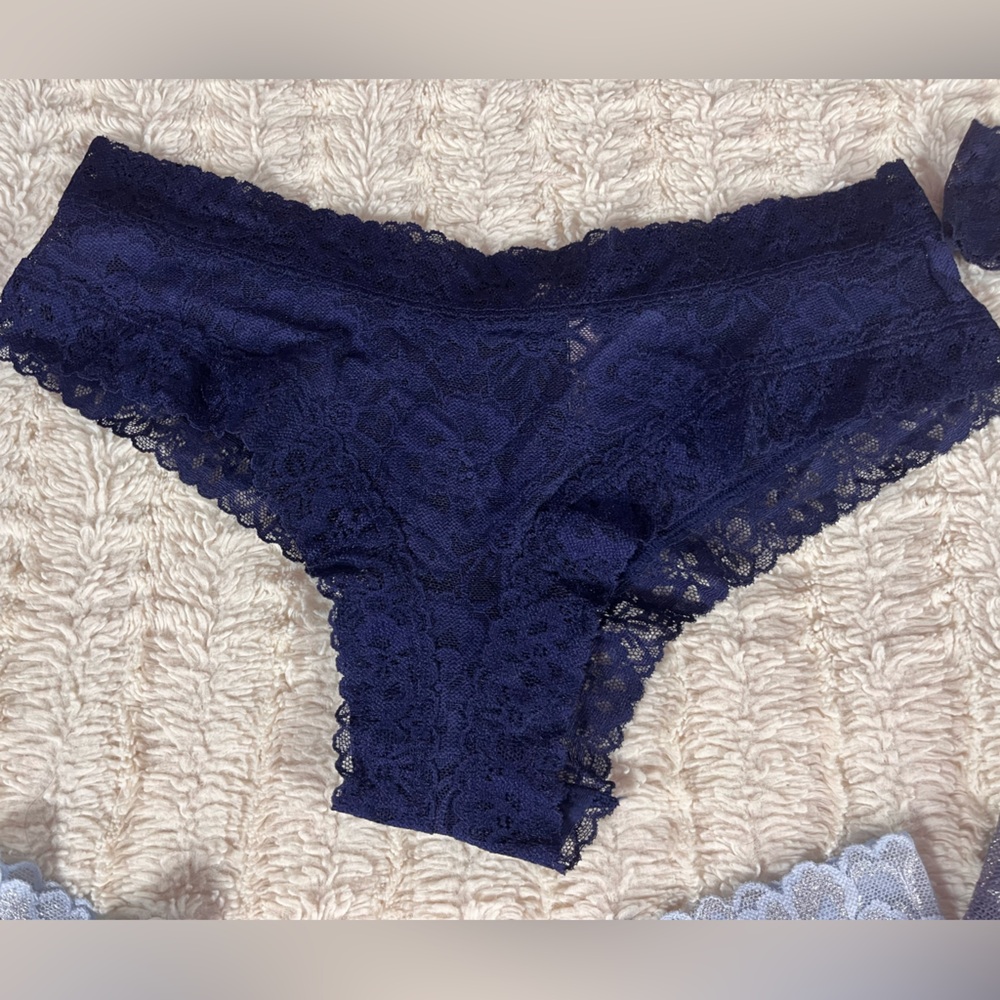 Victoria’s Secret Set of 4 Thong Panties Shades of Blue Size Large NEW - Picture 2 of 8
